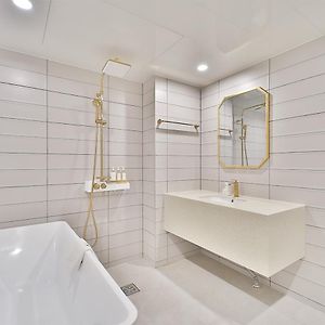 Premium Twin Room
